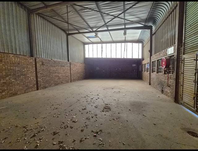 194M² WAREHOUSE TO LET IN WADEVILLE